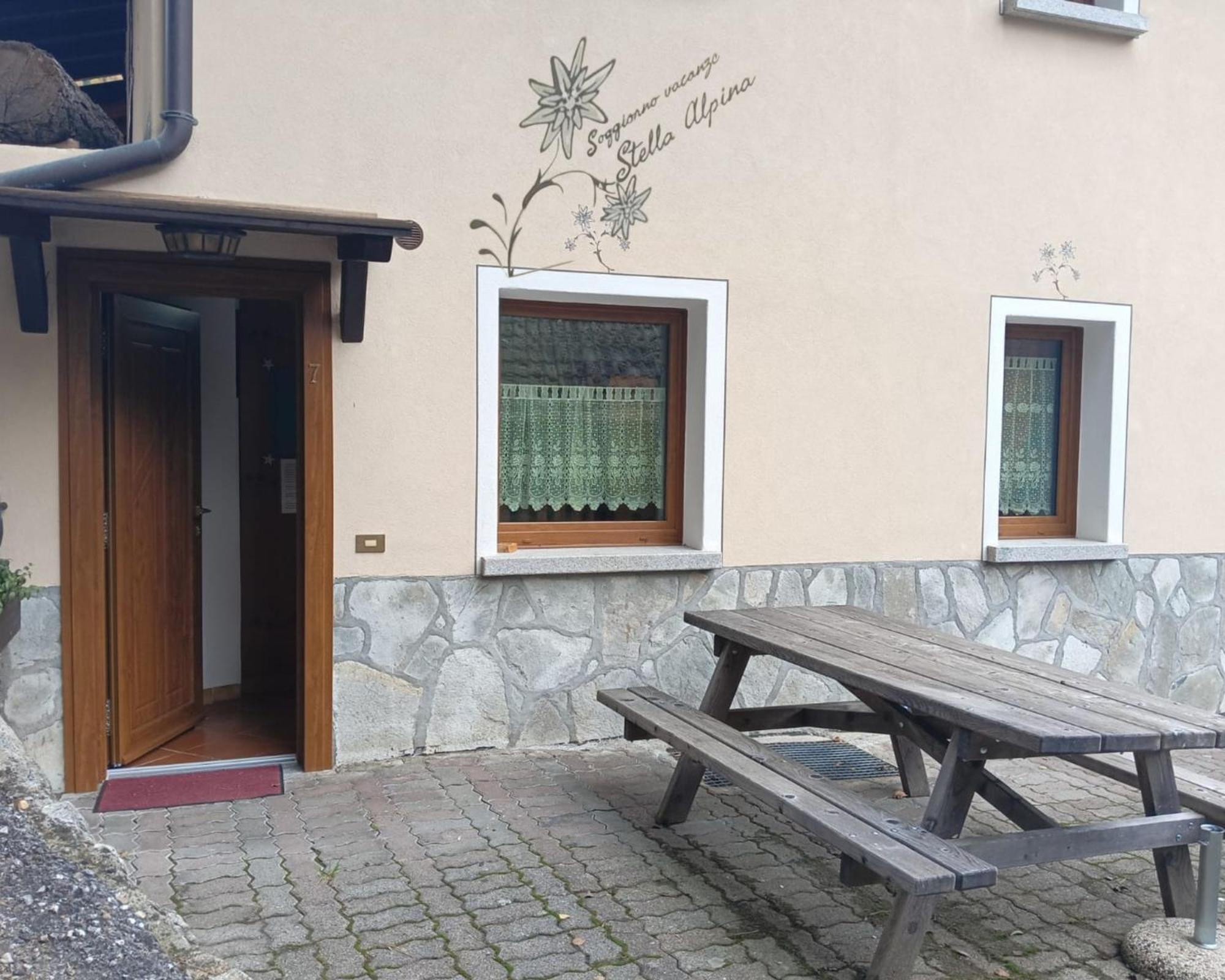 Soggiorno Vacanze Stella Alpina Temu Bilik gambar